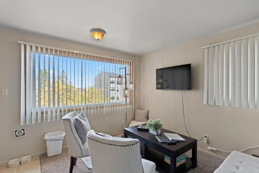 Dwntwn Walk To Hospitals Kitchen Wifi Tv Apartment